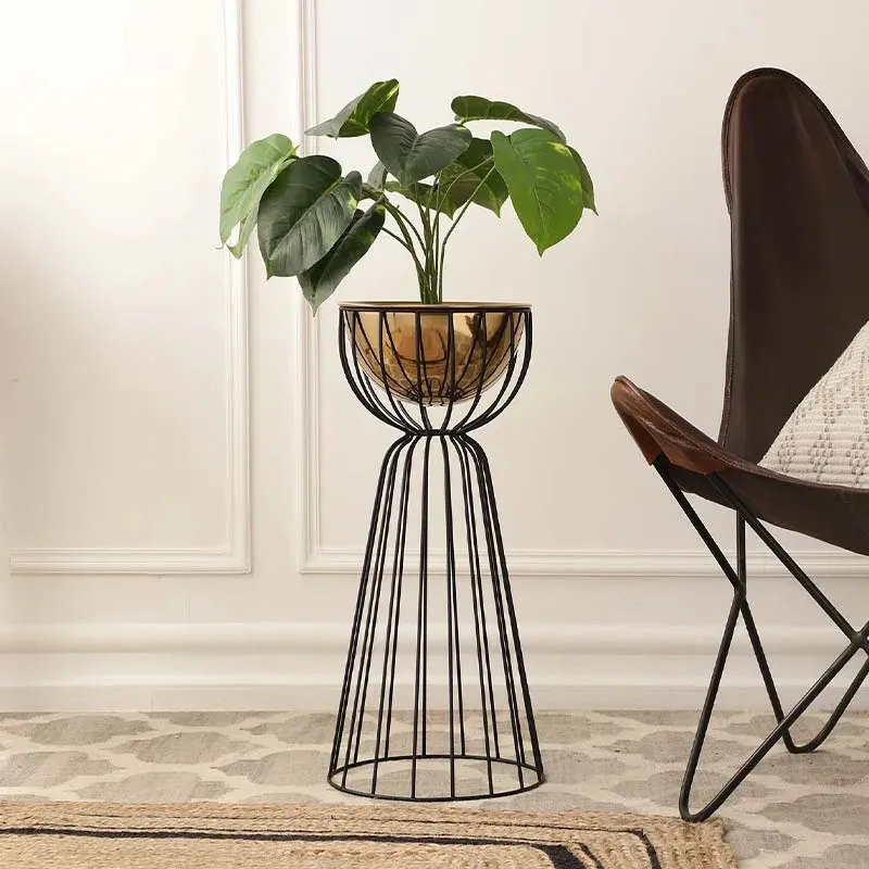 Richland Gold & Black Bloom Planter