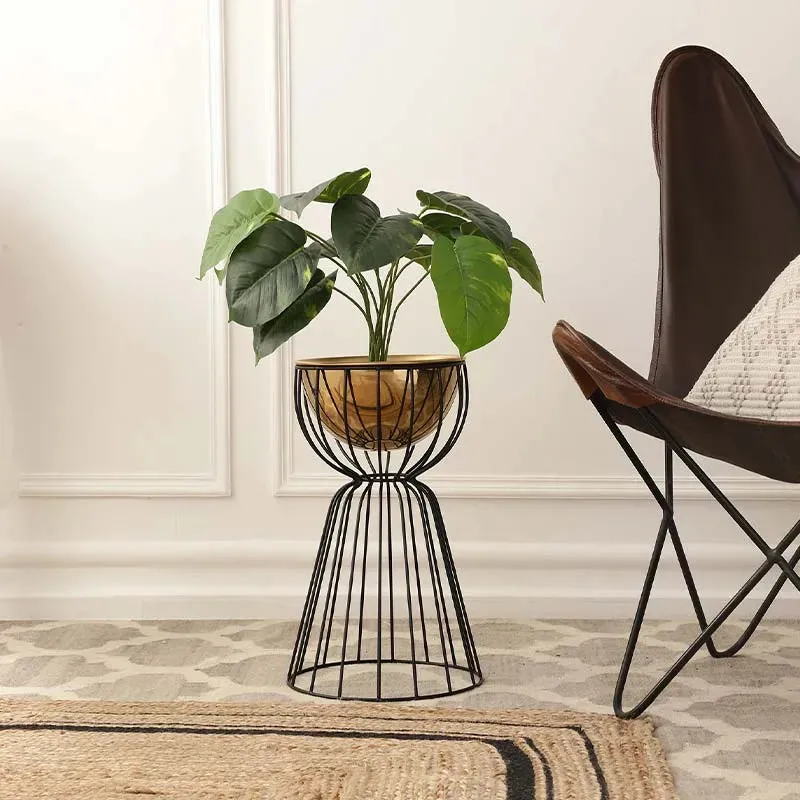 Richland Gold & Black Bloom Planter