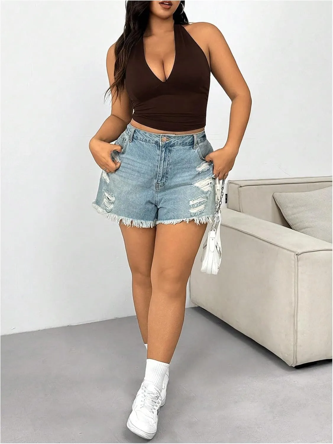 SOLY HUX Women's Plus Size Sexy Halter Deep V Neck Tank Top Backless Sleeveless Slim Fitted Going Out Crop Tops